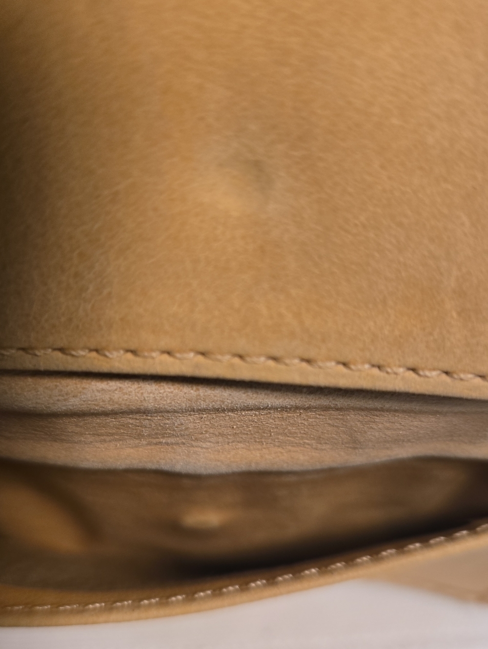 Chloé Tan Leather Card Wallet/Keycase - Picture 5 of 10